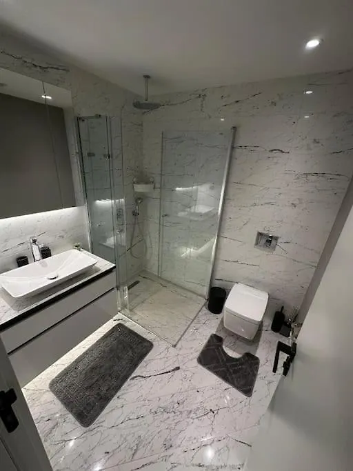 Modern Luxury Apt At Sinpas Queen Istanbul Apartment